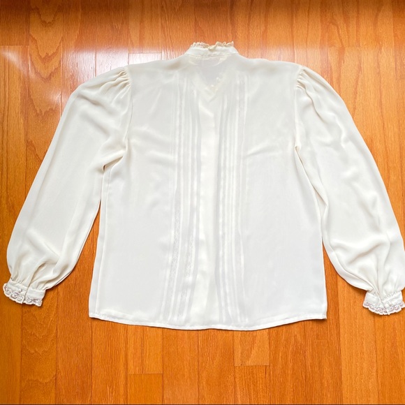 Vintage tucked lace insert blouse - Picture 4 of 5